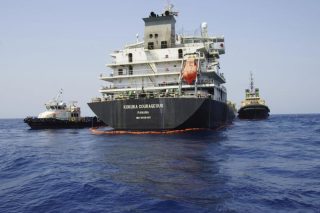 Εγκλωβισμένοι στον Περσικό 20.000 ναυτικοί